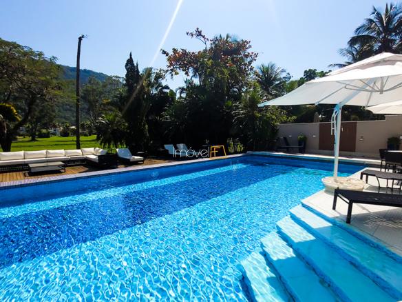 Casa à Venda no Condomínio Costa Verde Tabatinga com 8 suítes e 872 m²
