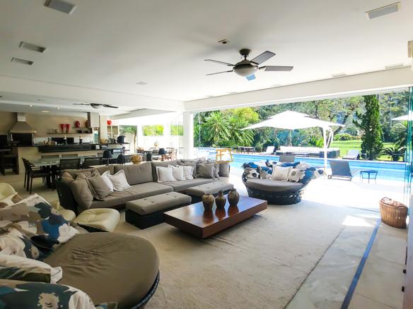 Casa à Venda no Condomínio Costa Verde Tabatinga com 8 suítes e 872 m²