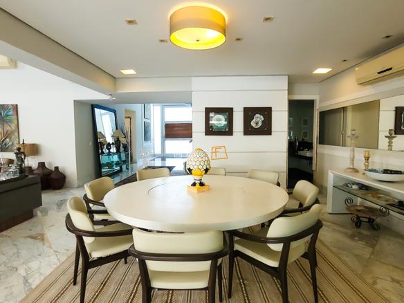 Casa à Venda no Condomínio Costa Verde Tabatinga com 8 suítes e 872 m²