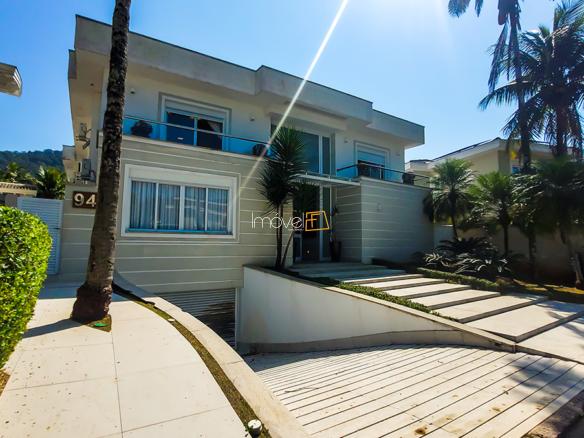 Casa à Venda no Condomínio Costa Verde Tabatinga com 8 suítes e 872 m²