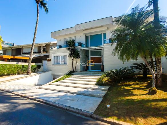 Casa à Venda no Condomínio Costa Verde Tabatinga com 8 suítes e 872 m²