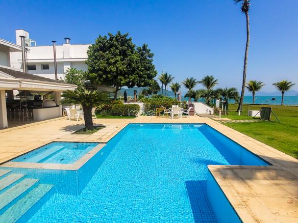Casa à Venda Frente Mar no Condomínio Costa Verde Tabatinga com 7 quartos, na Praia de Tabatinga com 588m²