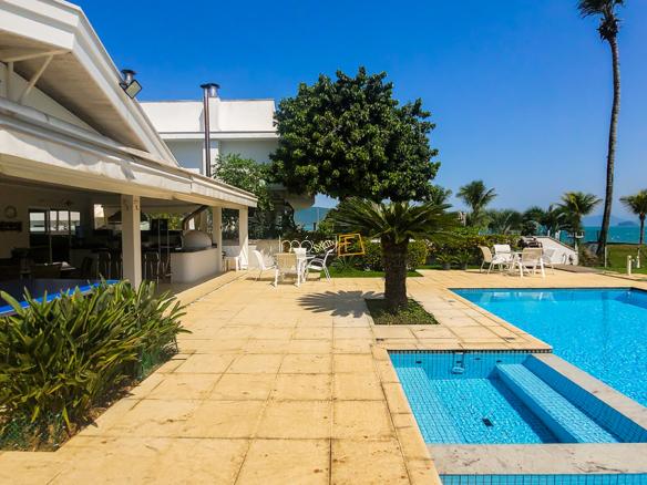 Casa à Venda Frente Mar no Condomínio Costa Verde Tabatinga com 7 quartos, na Praia de Tabatinga com 588m²