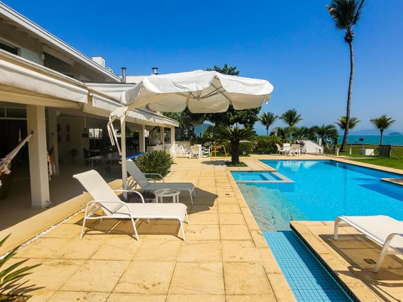 Casa à Venda Frente Mar no Condomínio Costa Verde Tabatinga com 7 quartos, na Praia de Tabatinga com 588m²