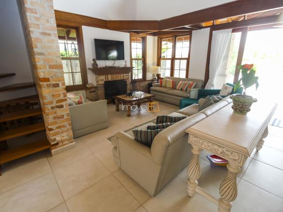 Casa para Venda e Aluguel Temporada Condomínio Costa Verde Tabatinga com 6 quartos, na Praia de Tabatinga com 570m²