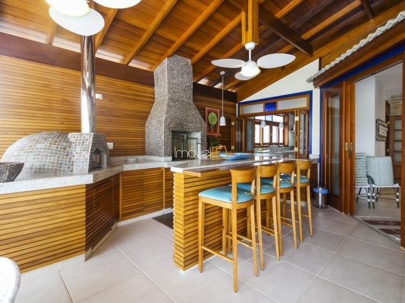 Casa para Venda e Aluguel Temporada Condomínio Costa Verde Tabatinga com 6 quartos, na Praia de Tabatinga com 570m²