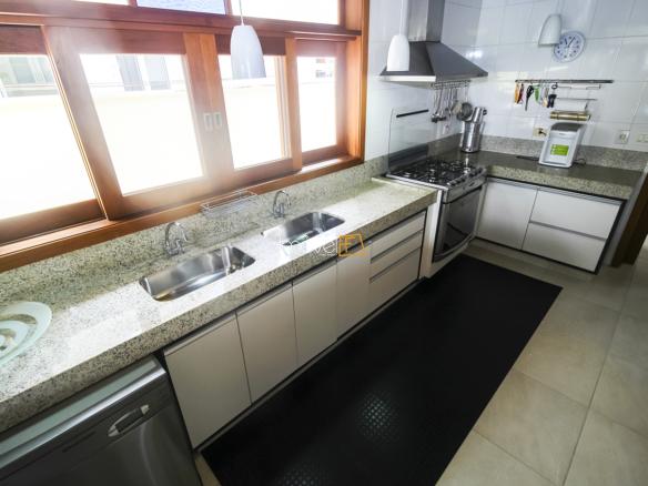 Casa para Venda e Aluguel Temporada Condomínio Costa Verde Tabatinga com 6 quartos, na Praia de Tabatinga com 570m²