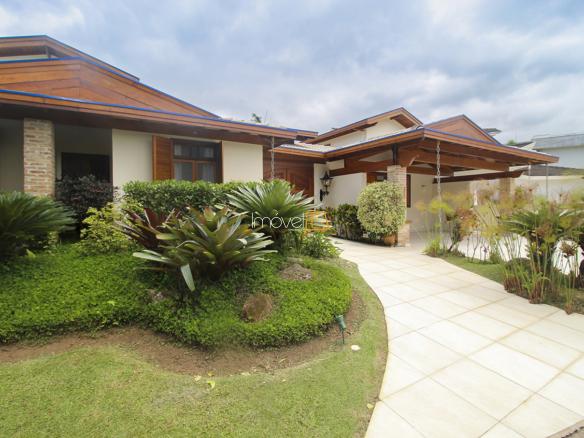 Casa para Venda e Aluguel Temporada Condomínio Costa Verde Tabatinga com 6 quartos, na Praia de Tabatinga com 570m²