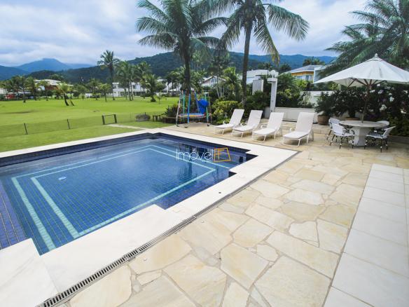 Casa para Venda e Aluguel Temporada Condomínio Costa Verde Tabatinga com 6 quartos, na Praia de Tabatinga com 570m²