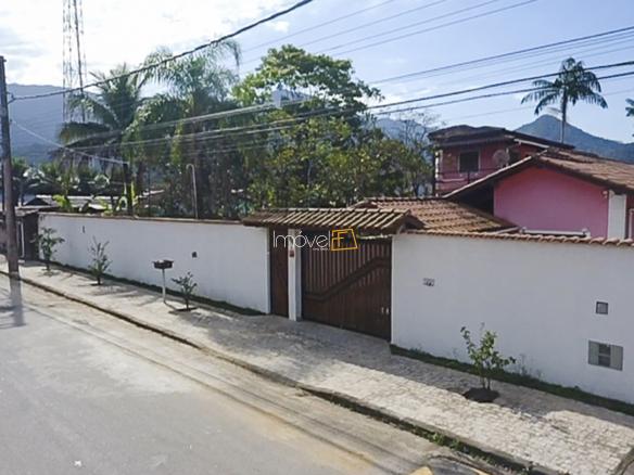 Casa para Venda e locação com 5 dormitórios, em Massaguaçu com 1350m²
