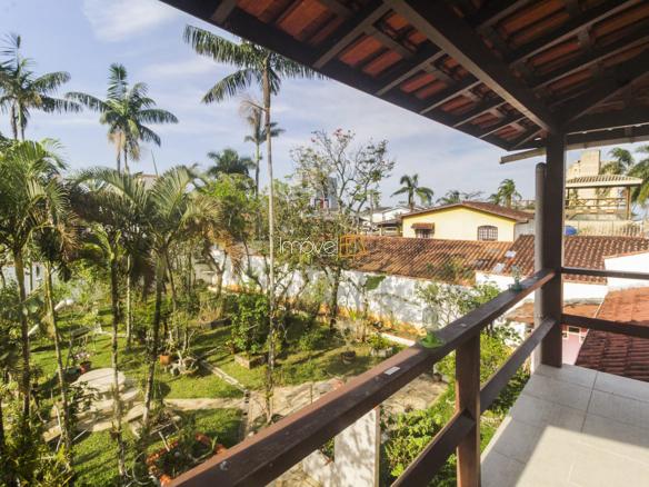 Casa para Venda e locação com 5 dormitórios, em Massaguaçu com 1350m²