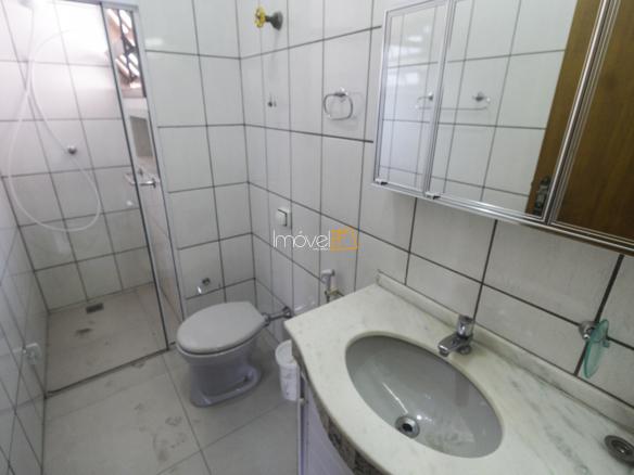 Casa para Venda e locação com 5 dormitórios, em Massaguaçu com 1350m²