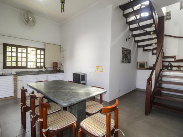 Casa para Venda e locação com 5 dormitórios, em Massaguaçu com 1350m²