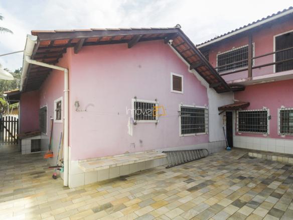 Casa para Venda e locação com 5 dormitórios, em Massaguaçu com 1350m²