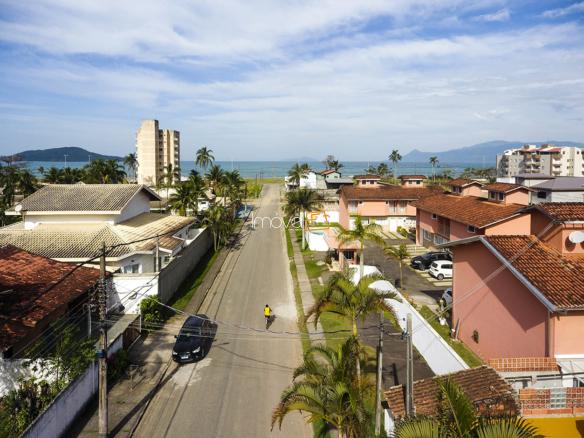 Casa para Venda e locação com 5 dormitórios, em Massaguaçu com 1350m²