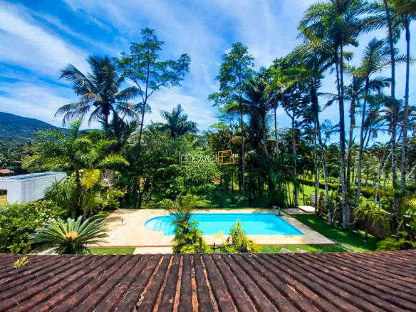 Casa à locação no Condomínio Costa Verde Tabatinga com 4 suítes e 800m², na Praia da Tabatinga