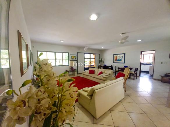 Casa à locação no Condomínio Costa Verde Tabatinga com 4 suítes e 800m², na Praia da Tabatinga