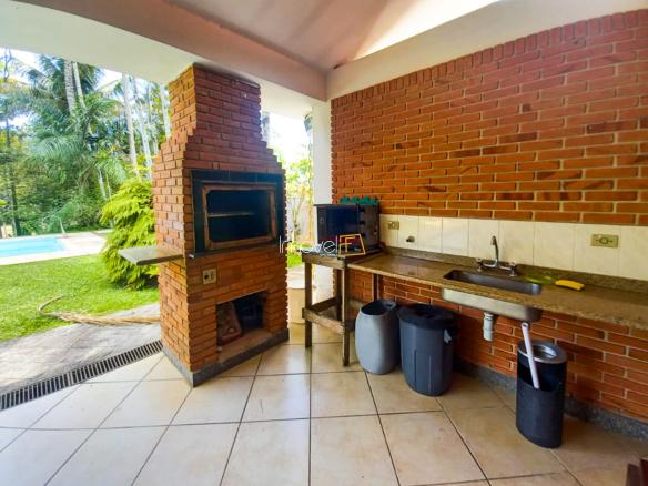 Casa à locação no Condomínio Costa Verde Tabatinga com 4 suítes e 800m², na Praia da Tabatinga