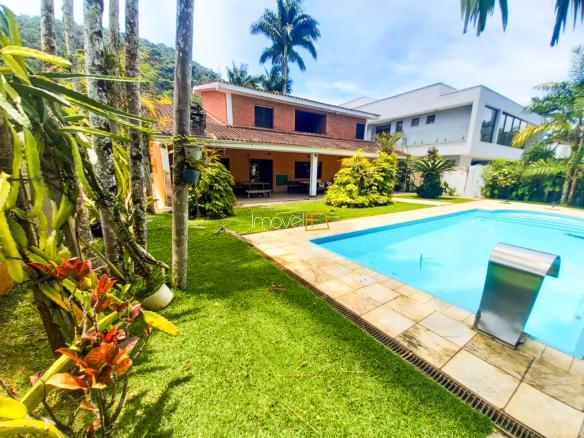 Casa à locação no Condomínio Costa Verde Tabatinga com 4 suítes e 800m², na Praia da Tabatinga