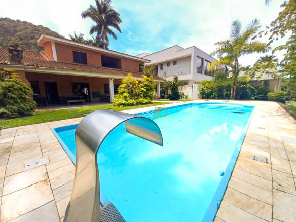 Casa à locação no Condomínio Costa Verde Tabatinga com 4 suítes e 800m², na Praia da Tabatinga