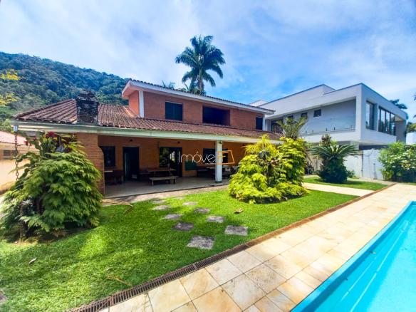 Casa à locação no Condomínio Costa Verde Tabatinga com 4 suítes e 800m², na Praia da Tabatinga