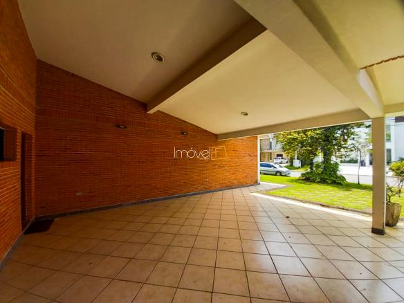 Casa à locação no Condomínio Costa Verde Tabatinga com 4 suítes e 800m², na Praia da Tabatinga