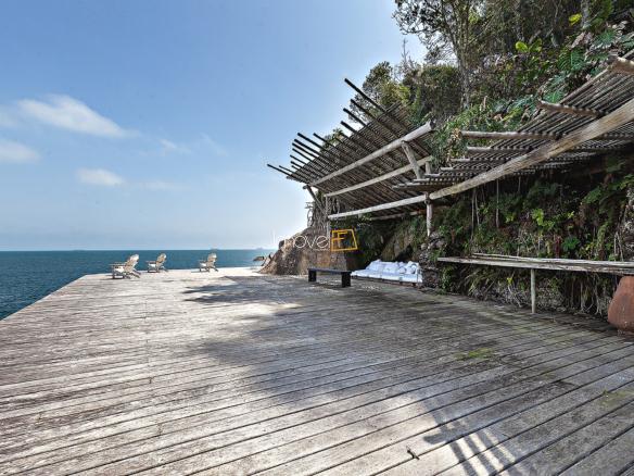 Casa em Ilhabela com 7 suítes, Borrifos com 1.003,41m²