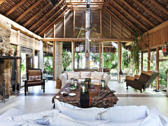 Casa em Ilhabela com 7 suítes, Borrifos com 1.003,41m²