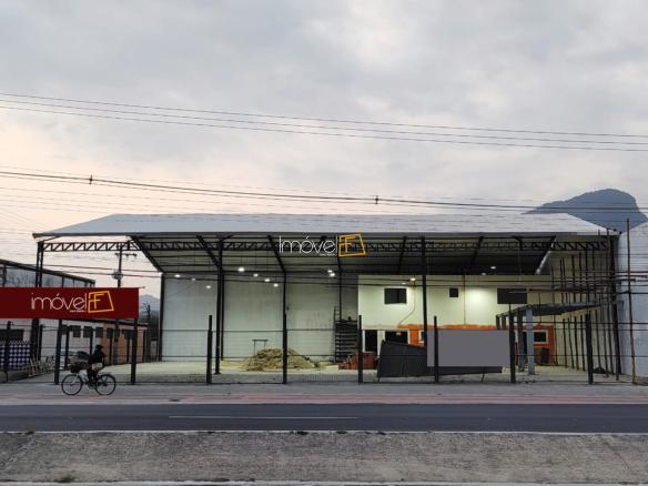 Terreno para COMPRA com galpão, em Indaiá com 770m²