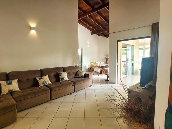 Casa à Venda Condomínio Costa Verde Tabatinga com 4 quartos e 198 m² de área construída em um amplo terreno de 500 m²