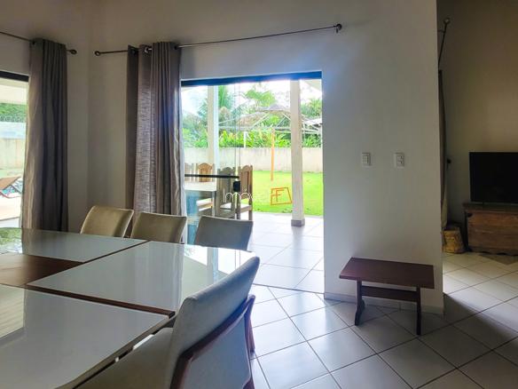 Casa à Venda Condomínio Costa Verde Tabatinga com 4 quartos e 198 m² de área construída em um amplo terreno de 500 m²