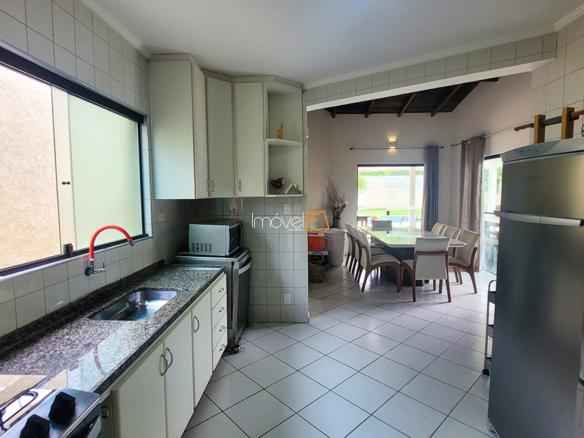 Casa à Venda Condomínio Costa Verde Tabatinga com 4 quartos e 198 m² de área construída em um amplo terreno de 500 m²
