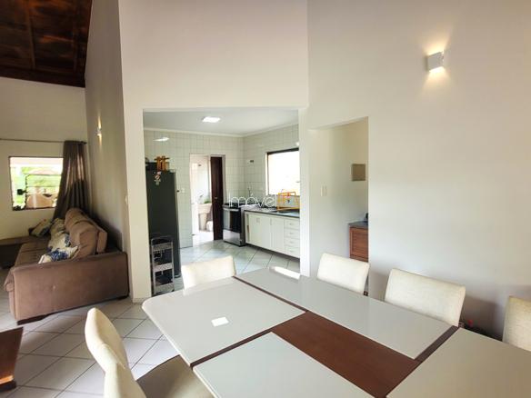 Casa à Venda Condomínio Costa Verde Tabatinga com 4 quartos e 198 m² de área construída em um amplo terreno de 500 m²