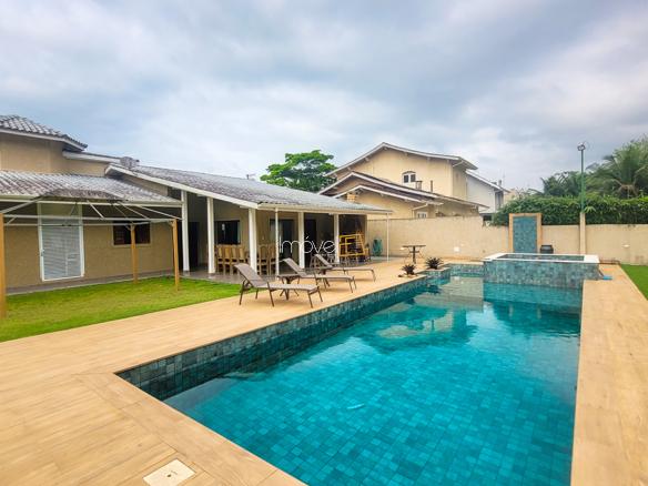 Casa à Venda Condomínio Costa Verde Tabatinga com 4 quartos e 198 m² de área construída em um amplo terreno de 500 m²