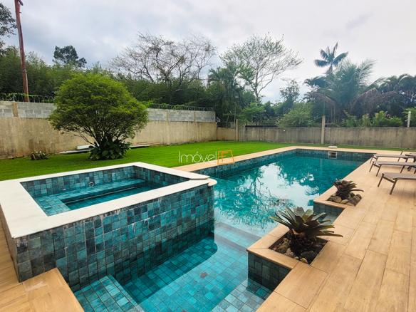 Casa à Venda Condomínio Costa Verde Tabatinga com 4 quartos e 198 m² de área construída em um amplo terreno de 500 m²