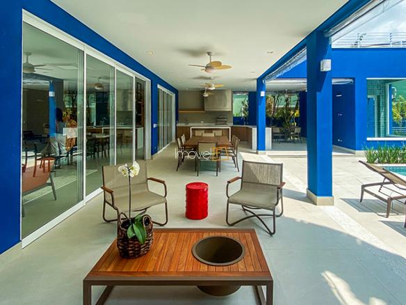 Casa à Venda Condomínio Costa Verde Tabatinga com 8 suítes, 60 metros da praia e 698,93m²