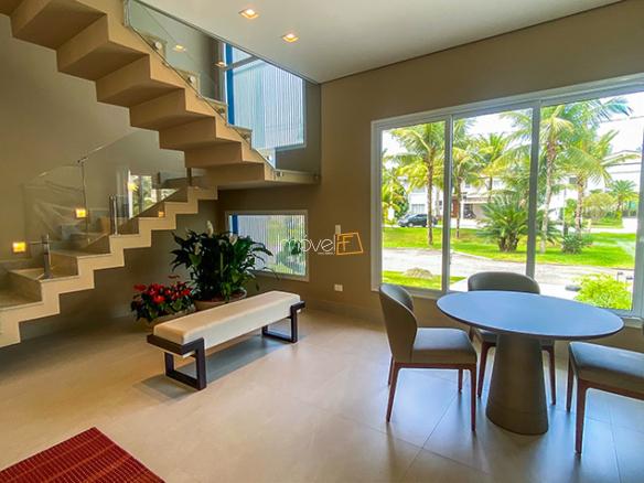 Casa à Venda Condomínio Costa Verde Tabatinga com 8 suítes, 60 metros da praia e 698,93m²