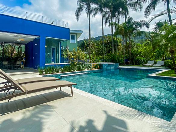 Casa à Venda Condomínio Costa Verde Tabatinga com 8 suítes, 60 metros da praia e 698,93m²