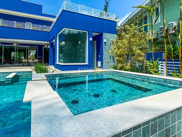 Casa à Venda Condomínio Costa Verde Tabatinga com 8 suítes, 60 metros da praia e 698,93m²