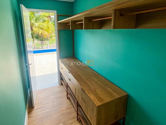 Casa à Venda Condomínio Costa Verde Tabatinga com 8 suítes, 60 metros da praia e 698,93m²