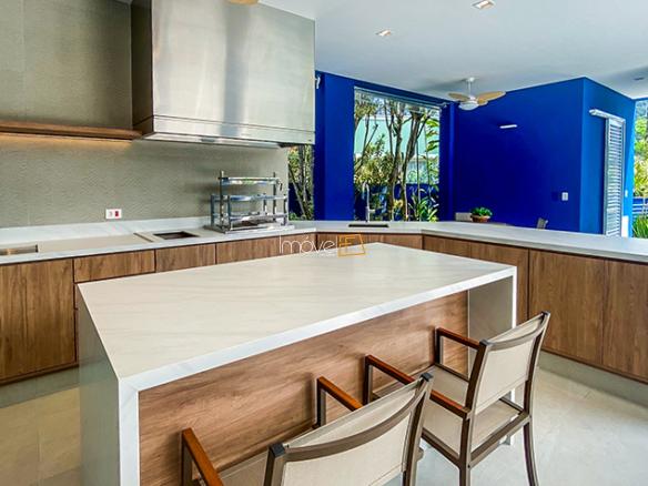 Casa à Venda Condomínio Costa Verde Tabatinga com 8 suítes, 60 metros da praia e 698,93m²