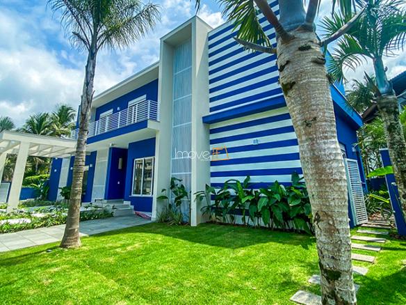 Casa à Venda Condomínio Costa Verde Tabatinga com 8 suítes, 60 metros da praia e 698,93m²