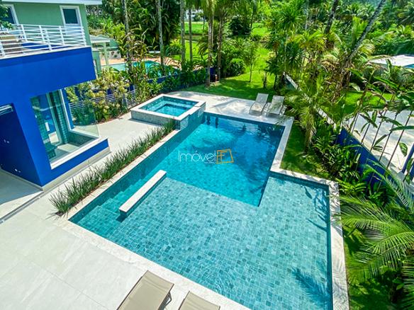 Casa à Venda Condomínio Costa Verde Tabatinga com 8 suítes, 60 metros da praia e 698,93m²