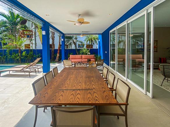 Casa à Venda Condomínio Costa Verde Tabatinga com 8 suítes, 60 metros da praia e 698,93m²