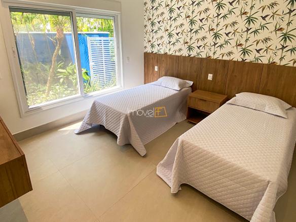 Casa à Venda Condomínio Costa Verde Tabatinga com 8 suítes, 60 metros da praia e 698,93m²