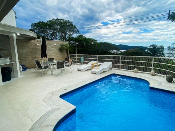 Casa para venda e locação com 6 quartos, em Condomínio Roteiro do Sol, Caraguatatuba – COCANHA com 563m²