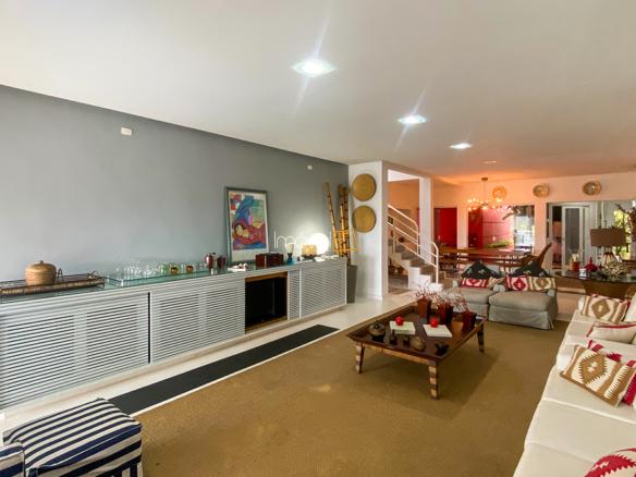 Casa para venda e locação com 6 quartos, em Condomínio Roteiro do Sol, Caraguatatuba – COCANHA com 563m²