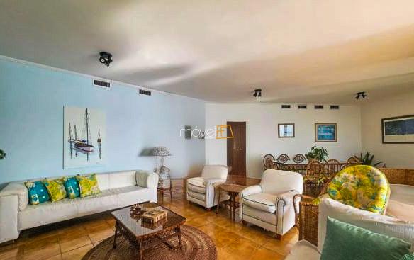 Apartamento na praia das Asturias no Guarujá com 180 m²
