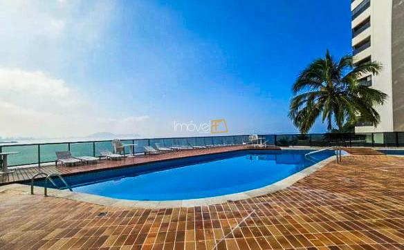 Apartamento na praia das Asturias no Guarujá com 180 m²