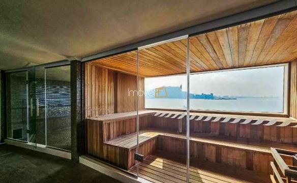 Apartamento na praia das Asturias no Guarujá com 180 m²
